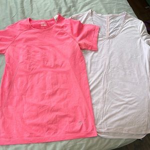 Bundle of Old Navy Slim-Fitted Active Short Sleeve Shirt Women's Size Medium